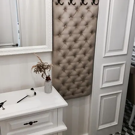 Lux на левицького Lviv